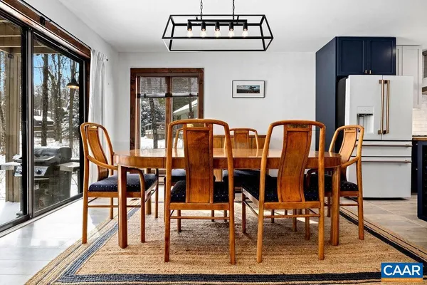 a en suite bathroom with a sink and a mirror