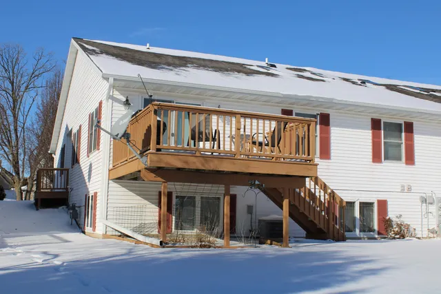 $319,900 | 800 Chief Kewaskum Place, Kewaskum, WI 53040