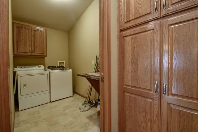 $319,900 | 800 Chief Kewaskum Place, Kewaskum, WI 53040