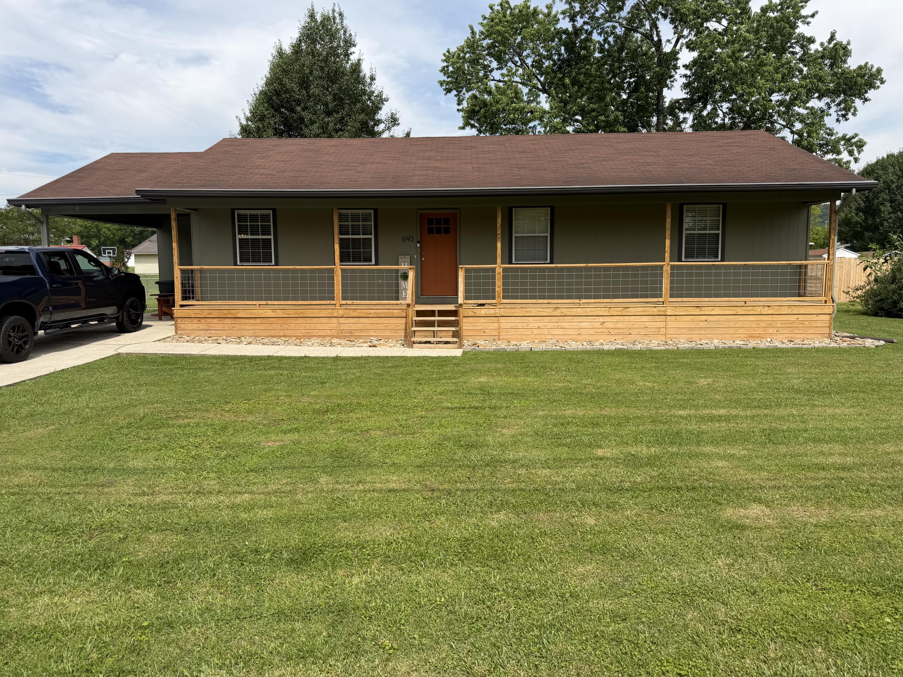 693 Oak Street Dayton, TN 37321 - Photo 1 of 8 IMG_1634
