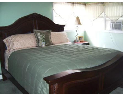 27 Curwen Road Peabody, MA 01960 - Photo 12 of 17 Gallery Image 12