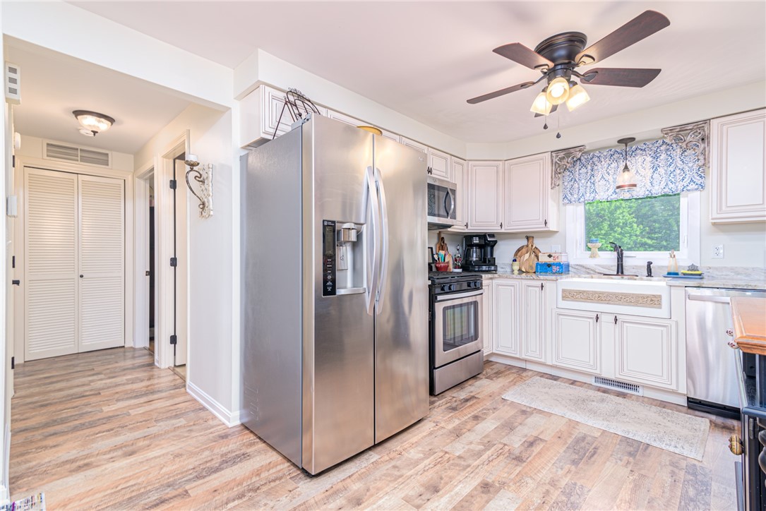 62 Hornbeam Drive Cranston, RI 02921 - Photo 13 of 50