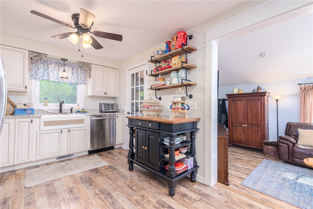 62 Hornbeam Drive Cranston, RI 02921 - Photo 15 of 50