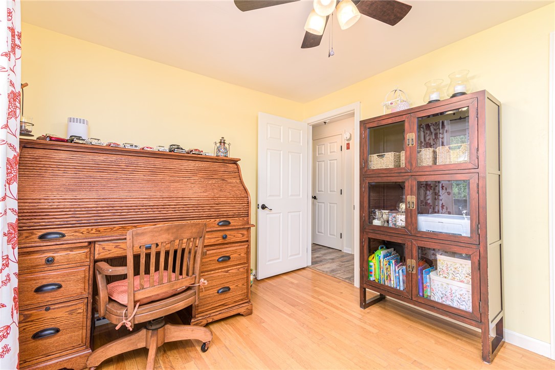 62 Hornbeam Drive Cranston, RI 02921 - Photo 20 of 50