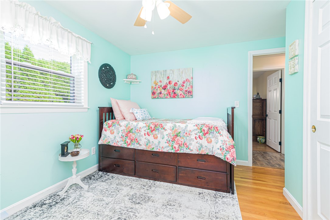 62 Hornbeam Drive Cranston, RI 02921 - Photo 23 of 50