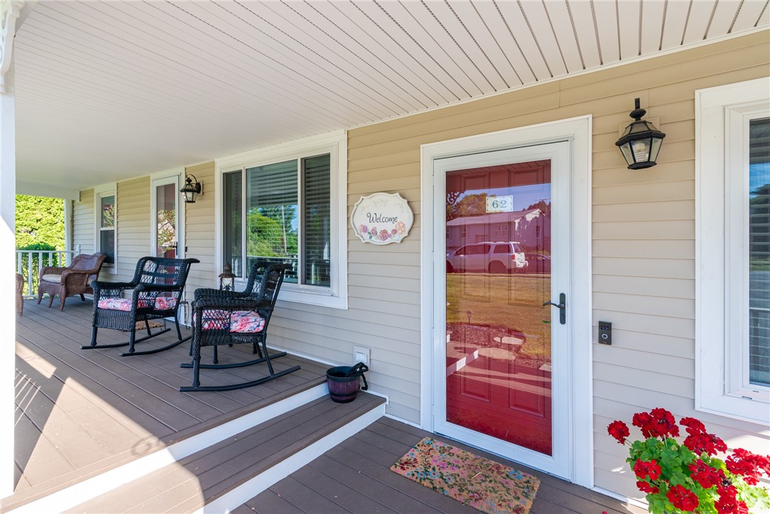 62 Hornbeam Drive Cranston, RI 02921 - Photo 5 of 50