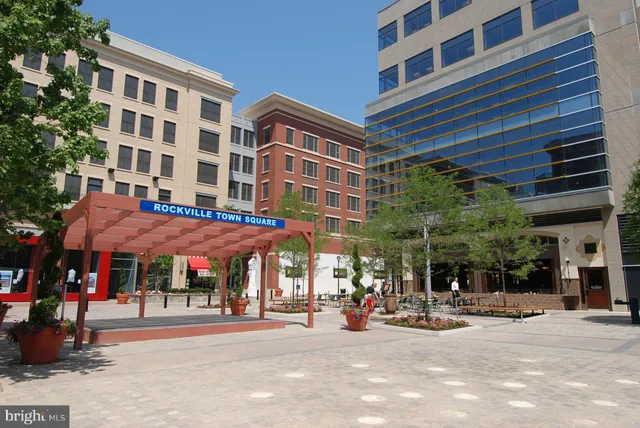 $739,900 | 518 Winding Rose Drive, Rockville, MD 20850