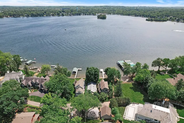 $1,499,000 | 26390 Alexander Lane, Shorewood, MN 55331