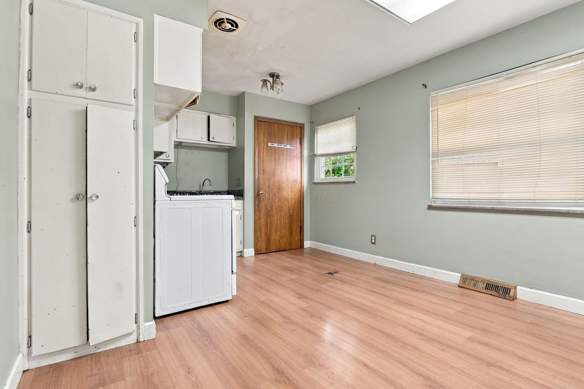 565 South Hampton Road Columbus, OH 43213 - Photo 13 of 39 13-web-or-mls-0D3A8325