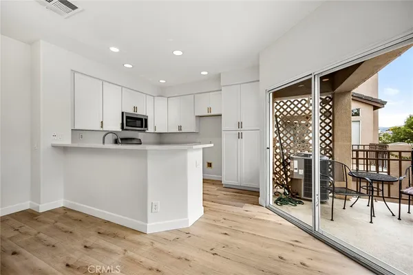 $3,100 | 932 South Country Glen Way, Anaheim Hills, CA 92808