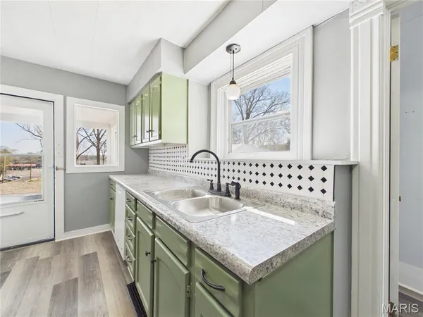 $225,000 | 3 South Hickory Street, Dexter, MO 63841