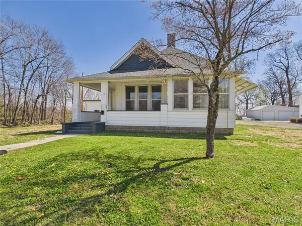 $225,000 | 3 South Hickory Street, Dexter, MO 63841