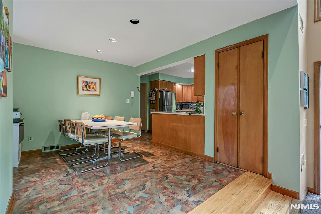 616 Rutland Avenue Teaneck, NJ 07666 - Photo 14 of 39