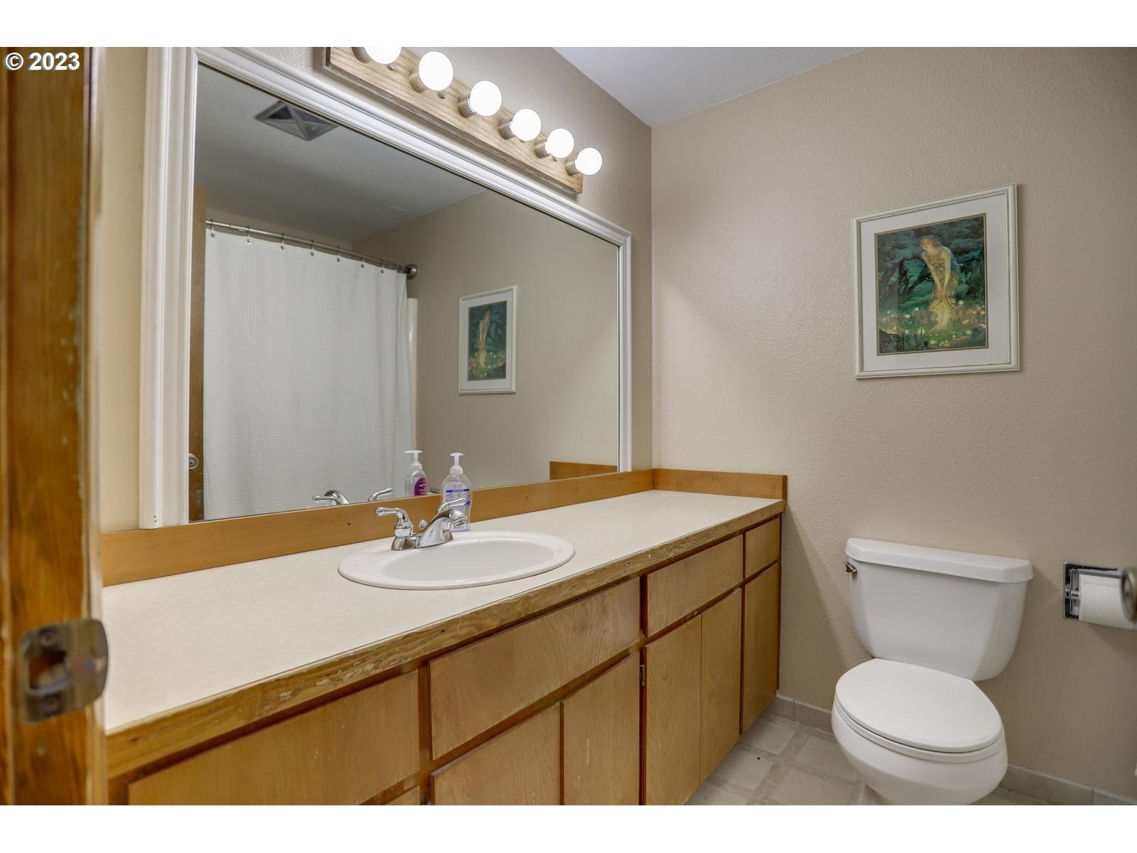 1530 Northeast Centurion Place Gresham, OR 97030 - Photo 18 of 45