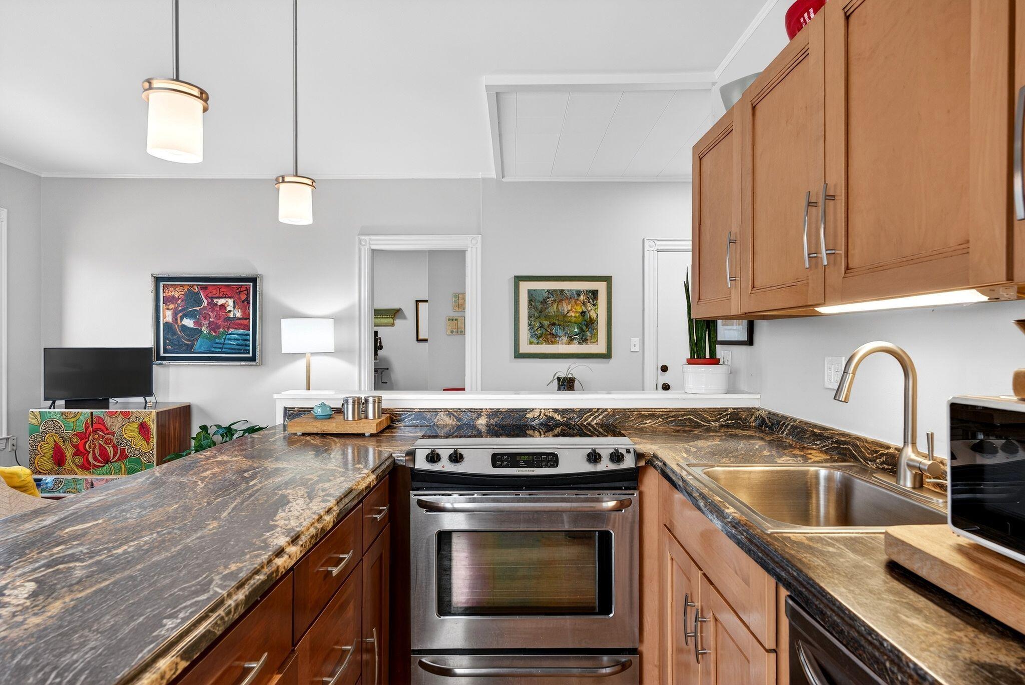 166 Pleasant Avenue, Unit 3 Portland, ME 04103 - Photo 13 of 34 21_DSC05949