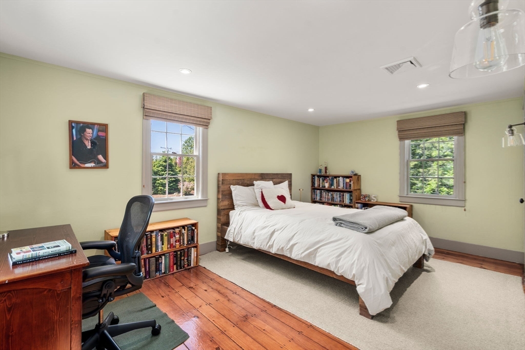 391 Dedham Street Newton, MA 02459 - Photo 19 of 29