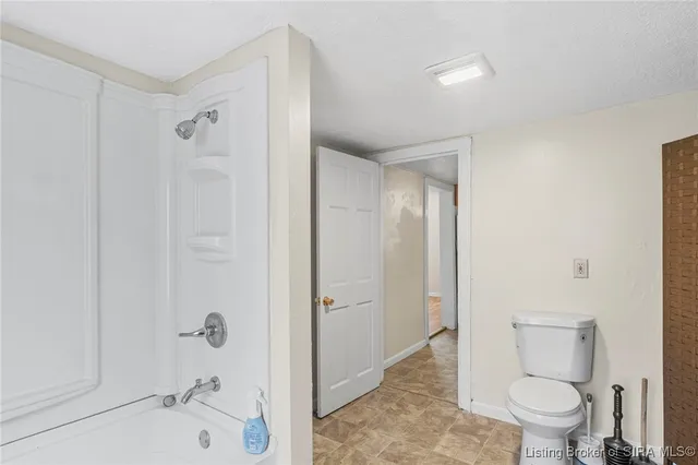 $164,900 | 138 Blunt Avenue, Austin, IN 47102