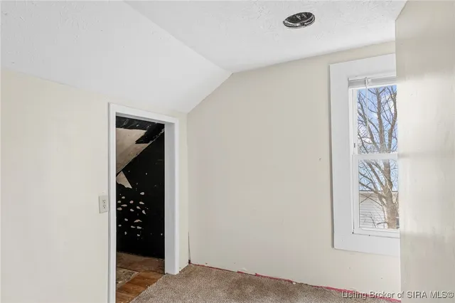 $164,900 | 138 Blunt Avenue, Austin, IN 47102