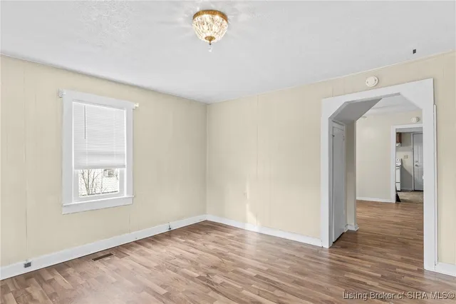 $164,900 | 138 Blunt Avenue, Austin, IN 47102