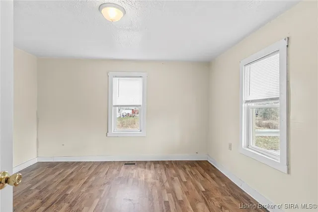 $164,900 | 138 Blunt Avenue, Austin, IN 47102