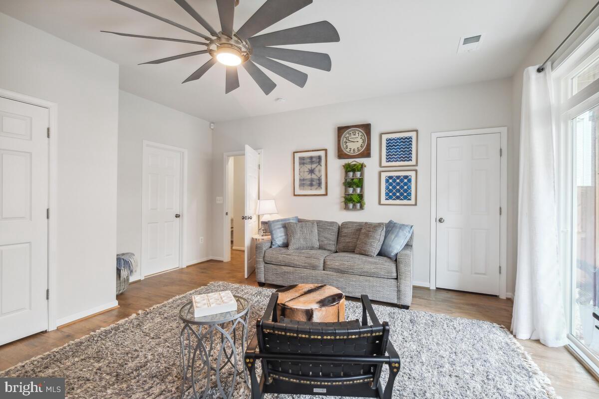 3513 Landing Way Silver Spring, MD 20906 - Photo 4 of 36 Flexible living space on Level 1