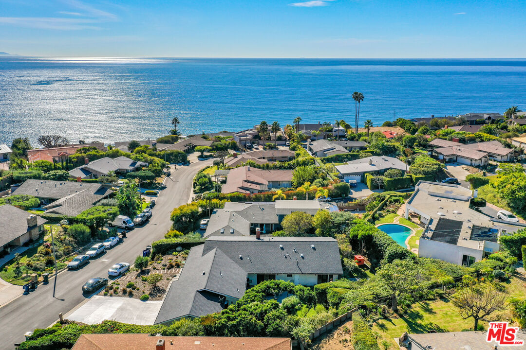 20413 Roca Chica Drive Malibu, CA 90265 - Photo 2 of 27