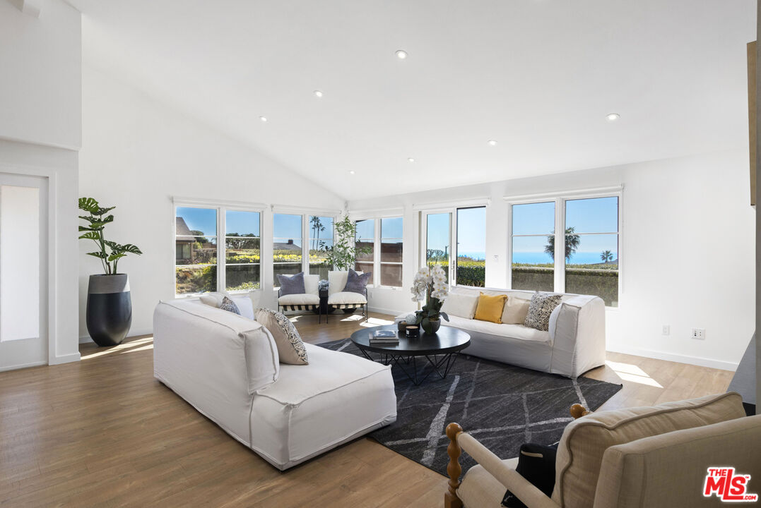 20413 Roca Chica Drive Malibu, CA 90265 - Photo 6 of 27