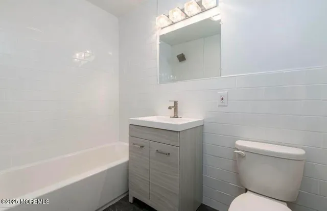 $2,500 | 27 Maida Lane, Howell, NJ 07731