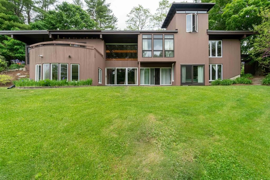 a view of a yard in front of house