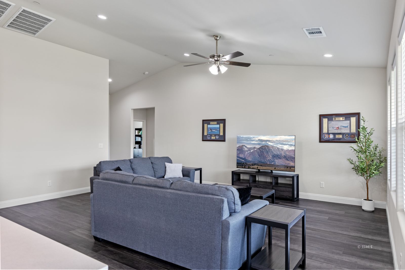 428 Thomas Street Ridgecrest, CA 93555 - Photo 11 of 37 Gallery Image 11