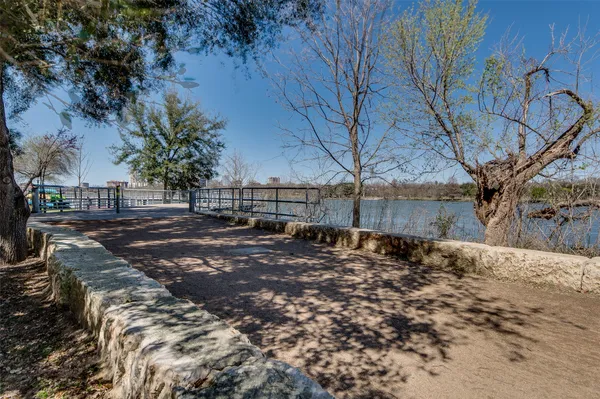 $2,800 | 1818 South Lakeshore Boulevard, Unit 37, Austin, TX 78741