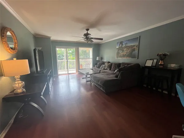 $2,750 | 1818 South Lakeshore Boulevard, Unit 37, Austin, TX 78741