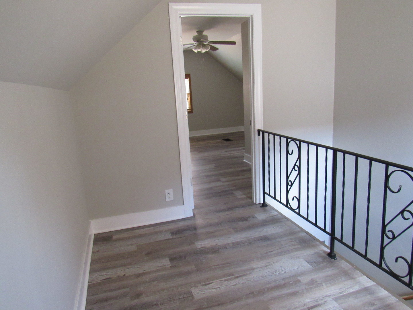 18011 Ridgewood Avenue Lansing, IL 60438 - Photo 5 of 25 Gallery Image 5