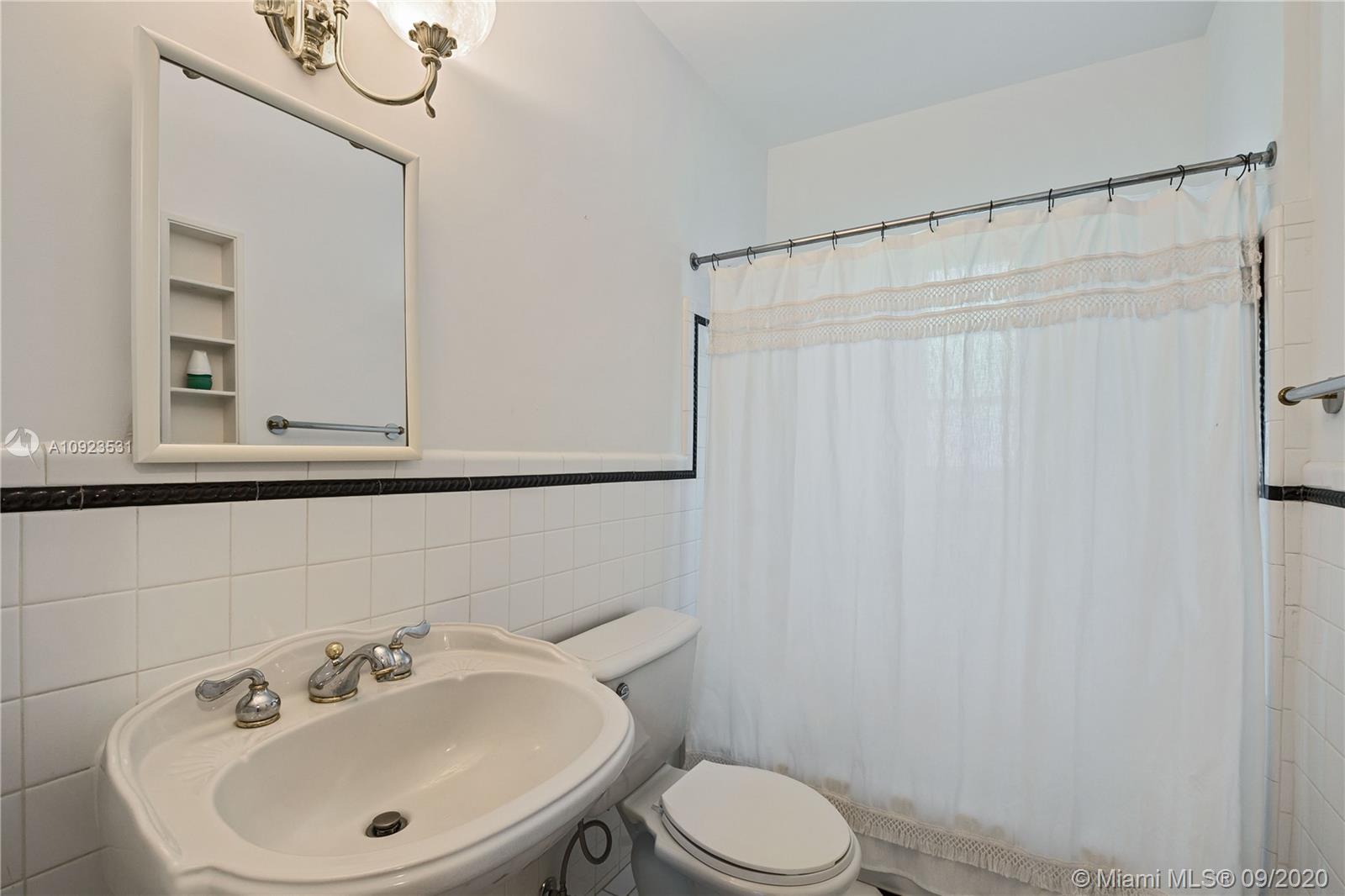 3911 Riviera Drive Coral Gables, FL 33134 - Photo 15 of 40