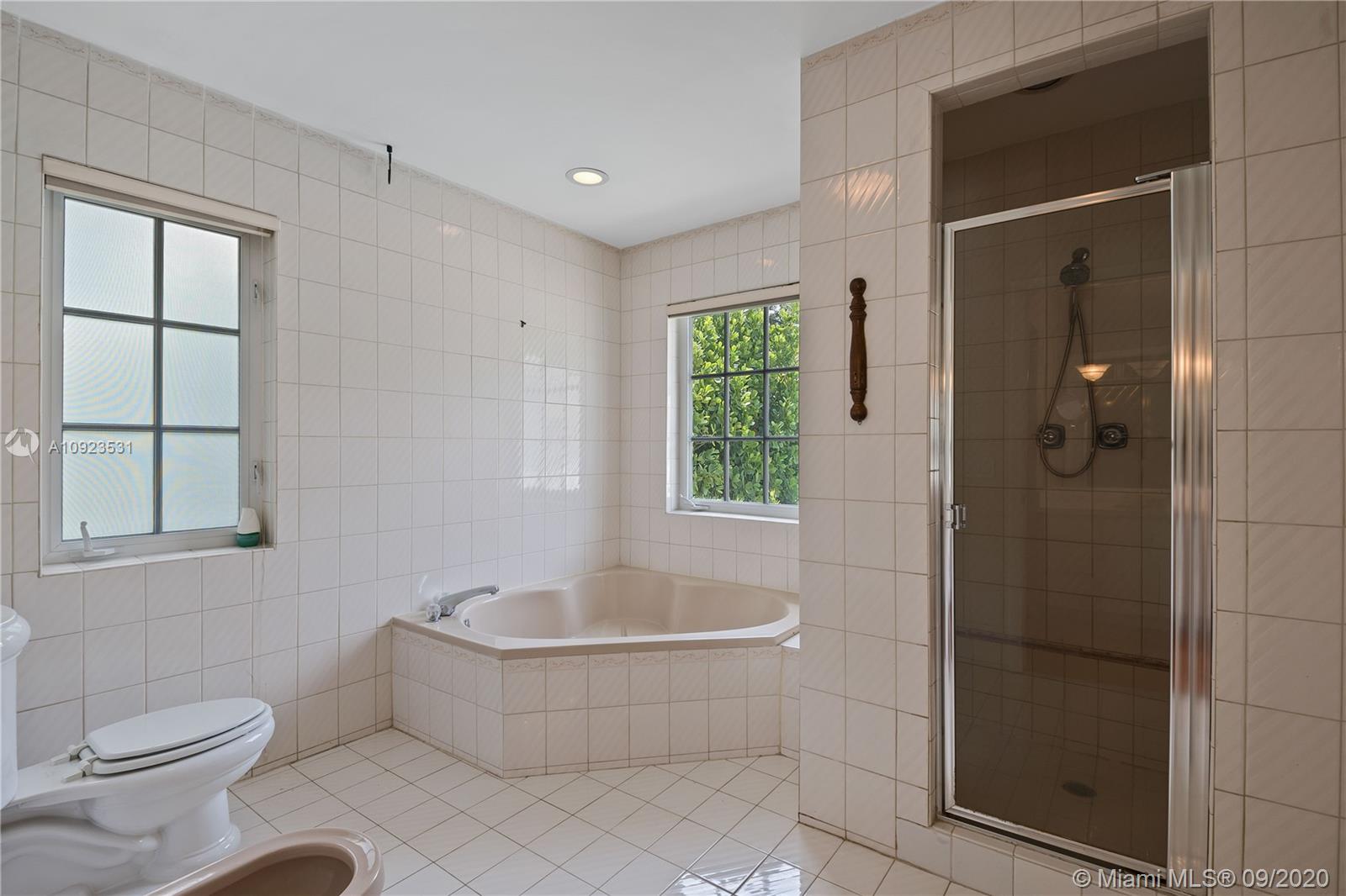 3911 Riviera Drive Coral Gables, FL 33134 - Photo 23 of 40