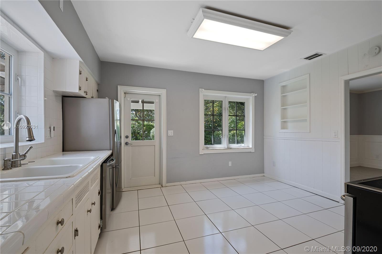 3911 Riviera Drive Coral Gables, FL 33134 - Photo 9 of 40