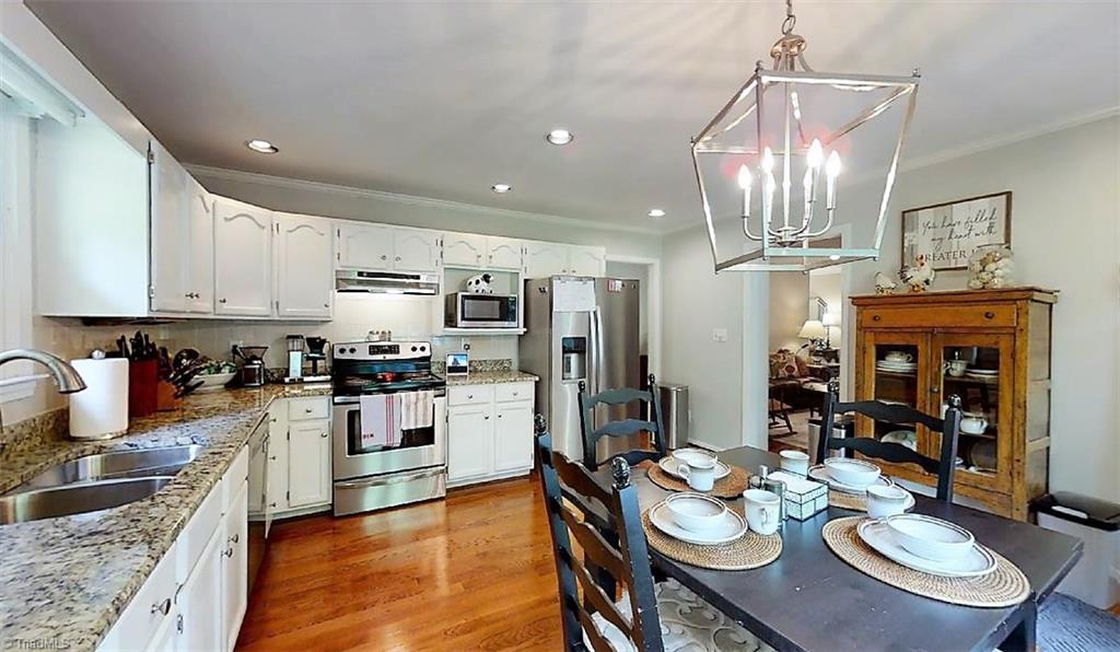 636 Barrocliff Road Clemmons, NC 27012 - Photo 4 of 25 Gallery Image 4