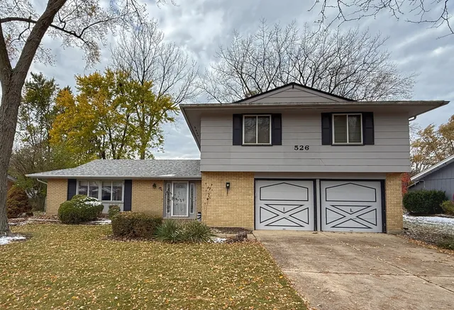 $399,900 | 526 Springinsguth Road, Schaumburg, IL 60193