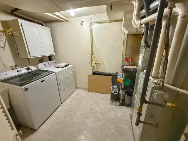 $399,900 | 526 Springinsguth Road, Schaumburg, IL 60193