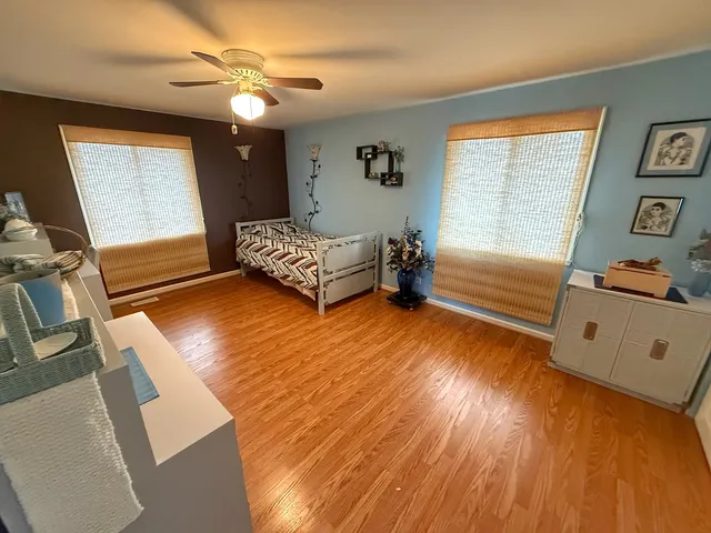 $399,900 | 526 Springinsguth Road, Schaumburg, IL 60193