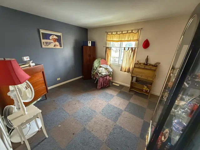 $399,900 | 526 Springinsguth Road, Schaumburg, IL 60193