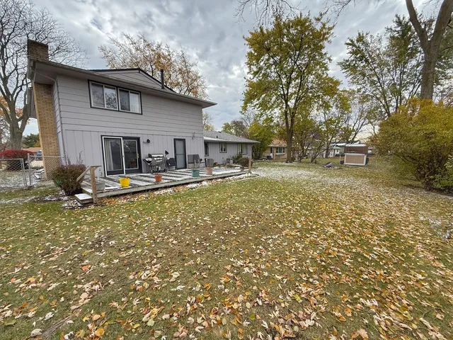 $399,900 | 526 Springinsguth Road, Schaumburg, IL 60193