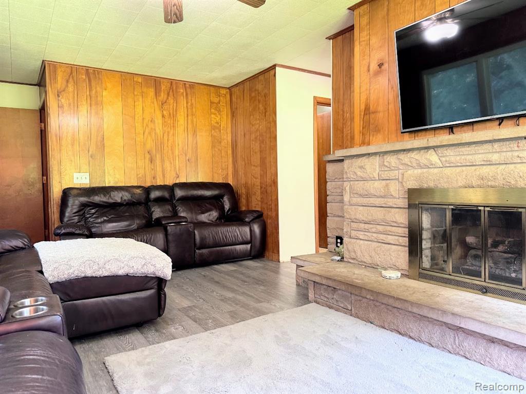 8494 Marsh Road Plainwell, MI 49080 - Photo 5 of 20