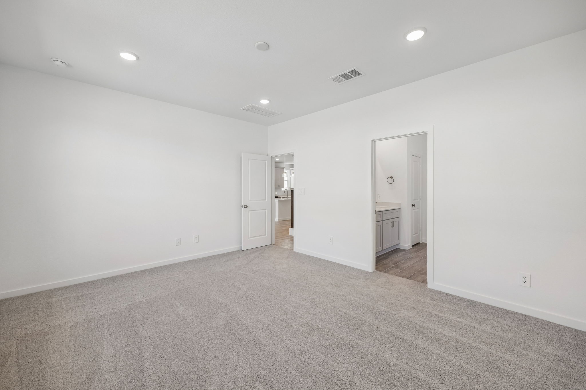 215 Prairie Ridge Lane Montgomery, TX 77356 - Photo 13 of 41 Gallery Image 13