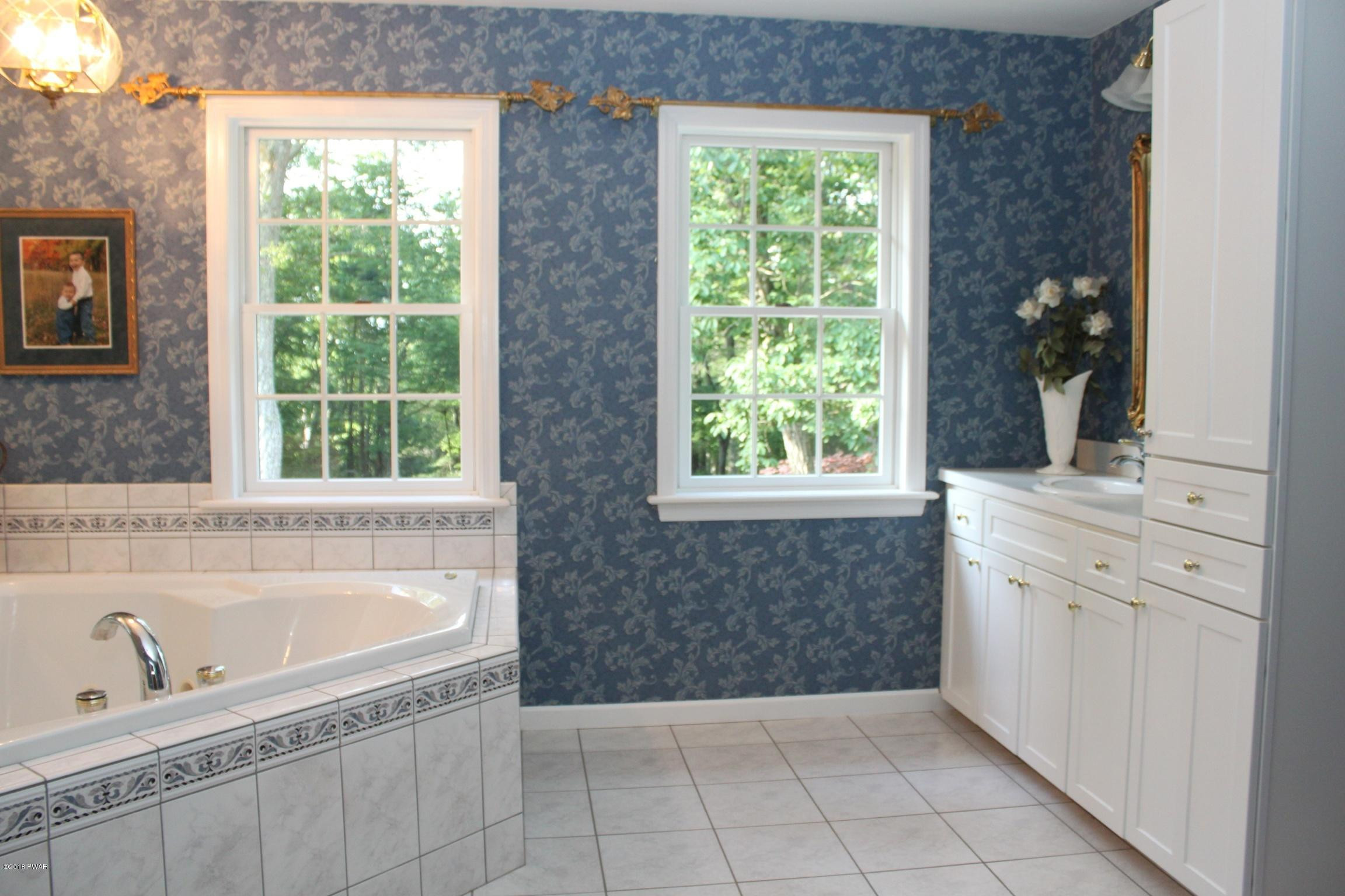 111 Steves Road Tafton, PA 18464 - Photo 34 of 51 Master Bath