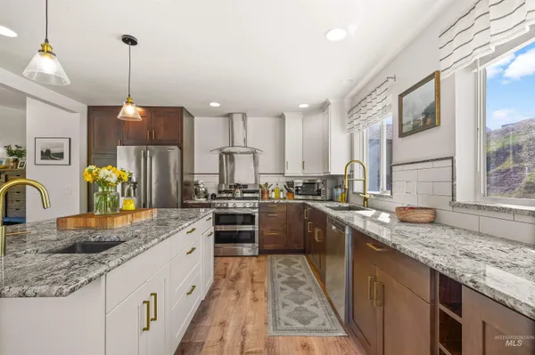 $749,000 | 1977 Golfview Drive, Clarkston, WA 99403