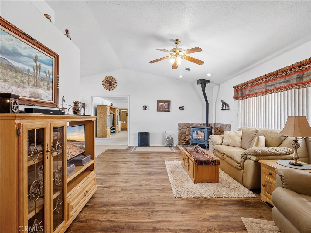 8840 Smoke Tree Road Phelan, CA 92371 - Photo 11 of 50