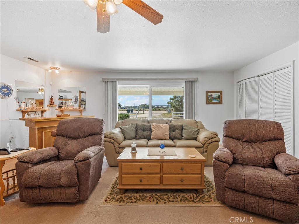 8840 Smoke Tree Road Phelan, CA 92371 - Photo 16 of 50