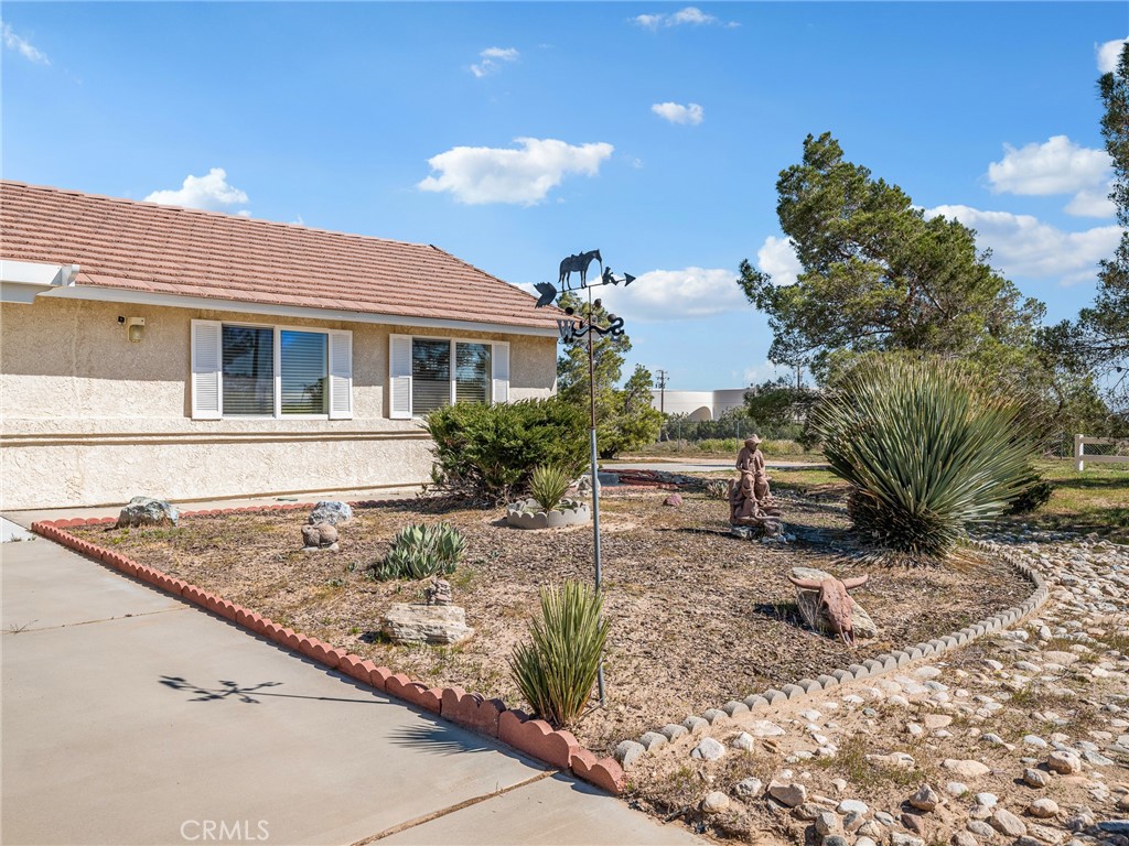 8840 Smoke Tree Road Phelan, CA 92371 - Photo 40 of 50