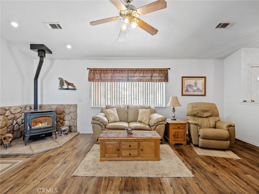 8840 Smoke Tree Road Phelan, CA 92371 - Photo 8 of 50